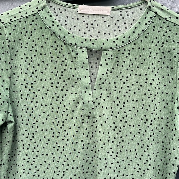 Fair Haven Green Blouse - Picture 2 of 3